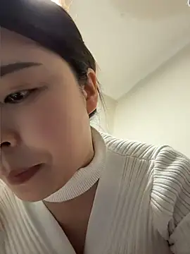 YaoYao8888 - 脱掉内衣直播2分钟