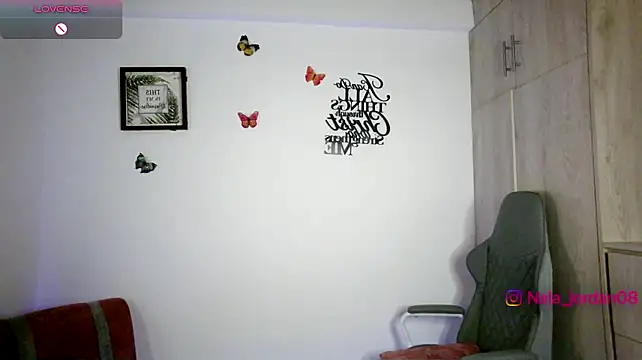 Nala_j8 - FULL NAKED AND PLAY DILDO
