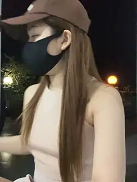 My_Melodyy - Make me cum pussy in public garden 🪴😈