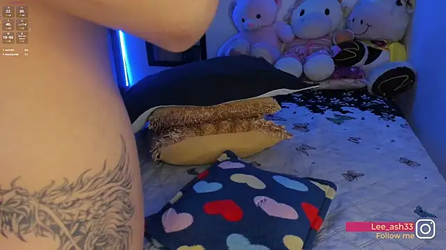 Lee_Ash - finger in ass