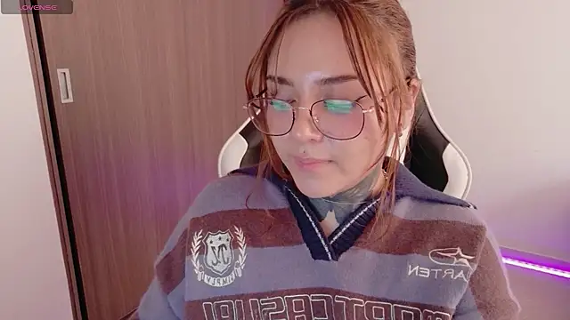 Kim_blake - Fake cum face and hair