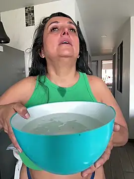 Hotadhara01 - fingers on the clitoris