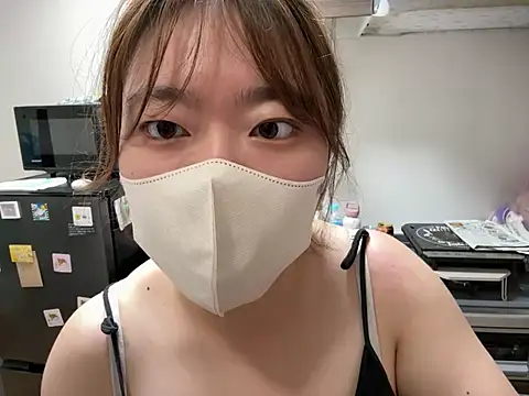 Pooh_honey - 🍯キャミぽいブラ見せ