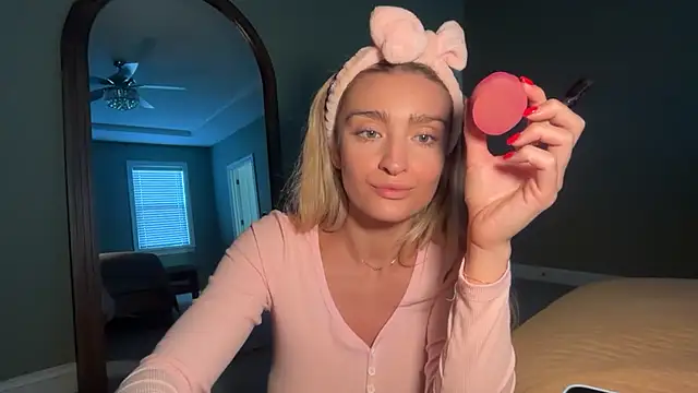 Meggsworld - fuck pussy w dildo LT chooses position