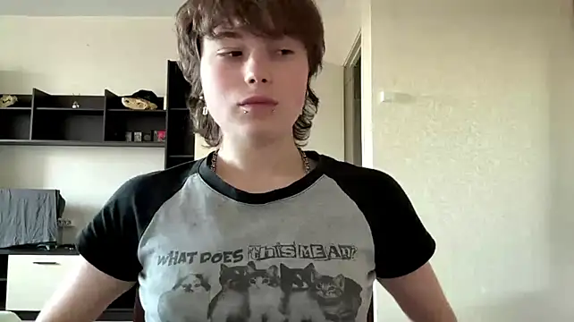 Nellyts - flash boobs