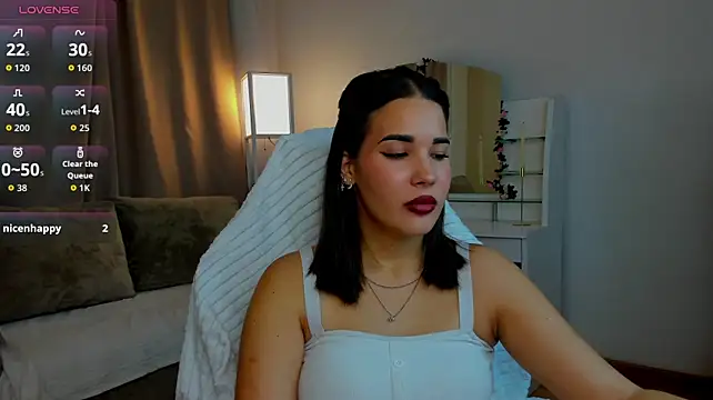 LaylaSunshinee - Upskirt tease 😋
