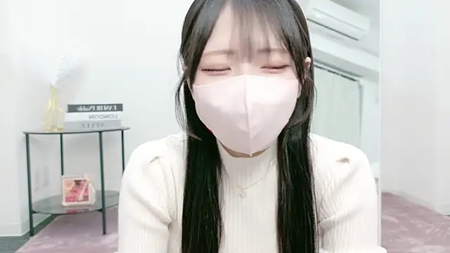 Yuinachan_v - 上の服ぽいっ♡