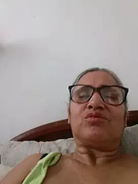 _candi - Aceite en las tetas