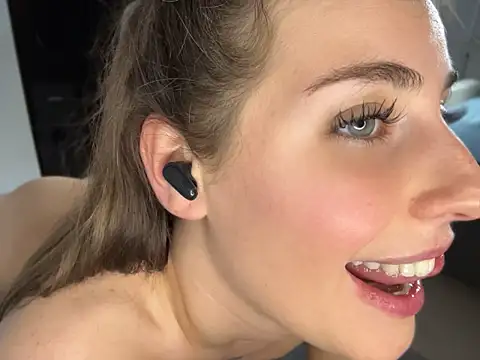 Melissa_jenner - 3 fingers inside pussssy 💦