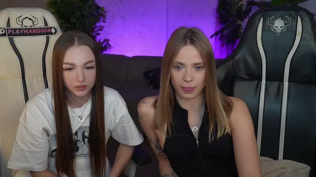 Ella_054 - doggy+slap ass 2 girls