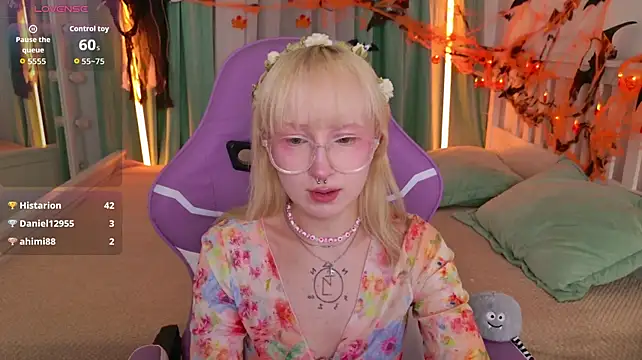 _Babyface_ - naked tits+suck fingers+play spit