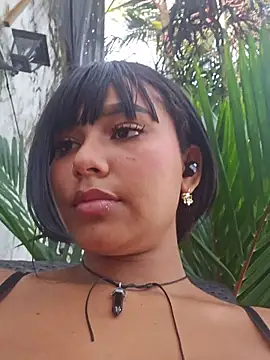 Andrea_Mcfly - Domi ON MY CLIT x3min + plug anal 🌸