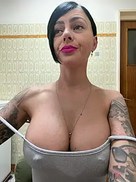 1HelenRose - Free the b00bies