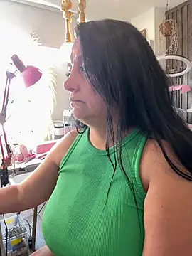 Hotadhara01 - fingers on the clitoris