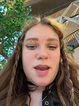 Lucy-joy - SHOW HARD NIPPLES IN PUBLIC
