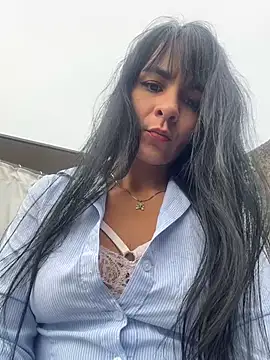 LuxeBrunetteXXX - BOOBIE TEASE AT WORK🍒