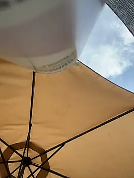 Sara-Vegaa - SHOWS ASSHOLE AND TWO FINGERS IN PUBLIC