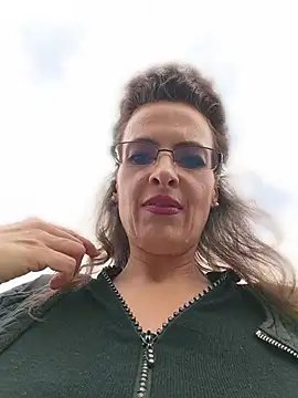 RebeccaNoble - Vibe my pussy hard🥵 outside 7 min ctrl