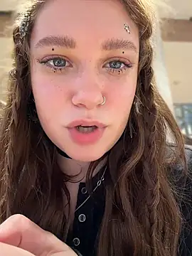 Lucy-joy - SHOW HARD NIPPLES IN PUBLIC