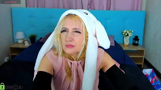 Pautina100 - bust size 3.Show three hours