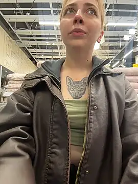 Sunny___Bunny - Pinch ONE naked nipple near ppl