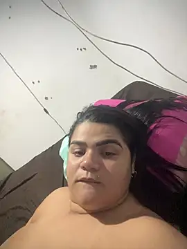 MorenaCariok - Dançar pelada com o plug no cu