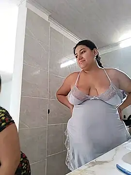 Sara_y_Amy - Show tits both girl