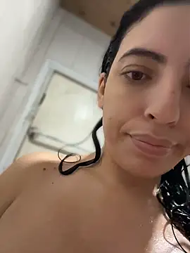 Flora-latin-girl - Orgasmo