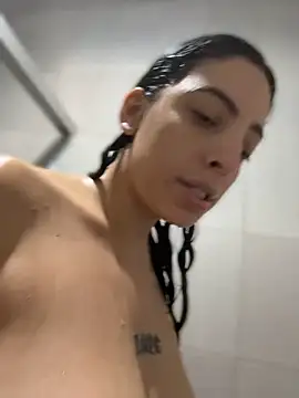 Flora-latin-girl - Orgasmo