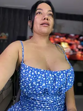Abril10_ - Would u like me to send u a horny video
