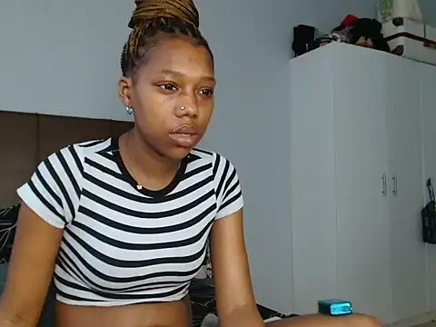 Sweet_nicole98 - get new toys