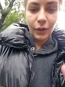 Keli_Jessi - Squirt in public park