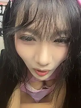 Xiaoxiao1001 - 脱掉上衣5分钟（手挡胸）