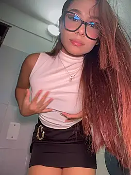 Amira_cute2 - RIDE DILDO COWGIRL +CONTROL TOY 1 MIN