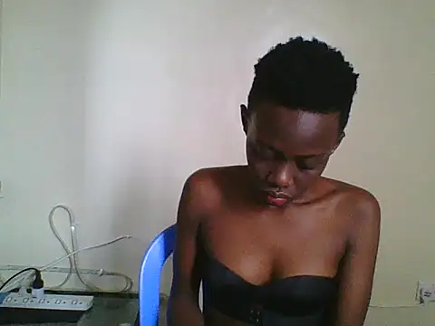 Tish_Leylah - OILING BOOBS