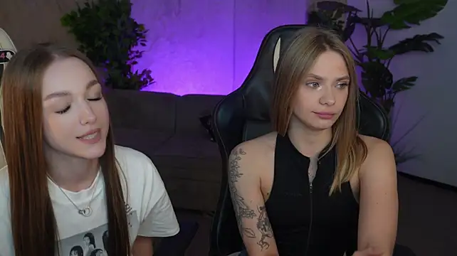 Ella_054 - doggy+slap ass 2 girls