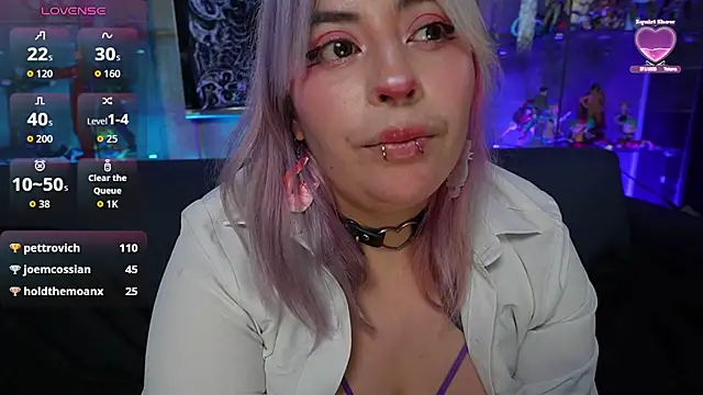 Missa_motato - fingers in my pussy+ plug