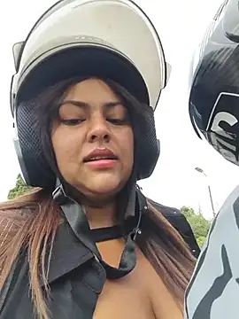 OUTDOORS_VELEN - Off bra+show boobs A stranger😈