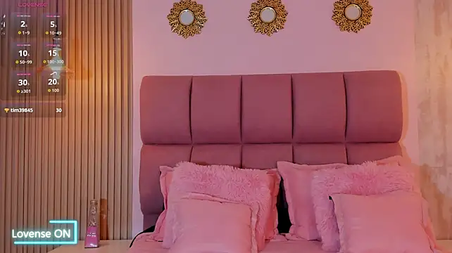 Nia_Morroe - spanks x5...red ass✧