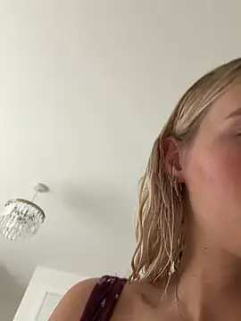 Blondetart69 - SPREAD HOLES DOGGY