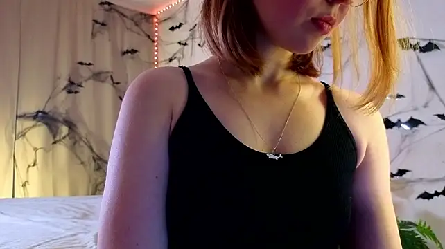 LacieEverding - naked collarbone