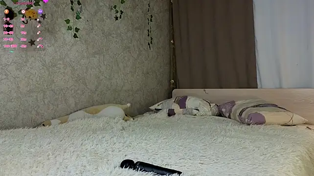 AnnyiBlue - Bootyb tease clos to cam