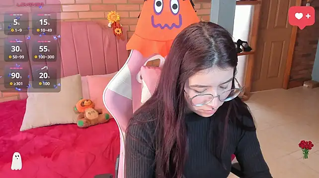 Amy_joones - Flirty dance + close-up pose 🥵😈