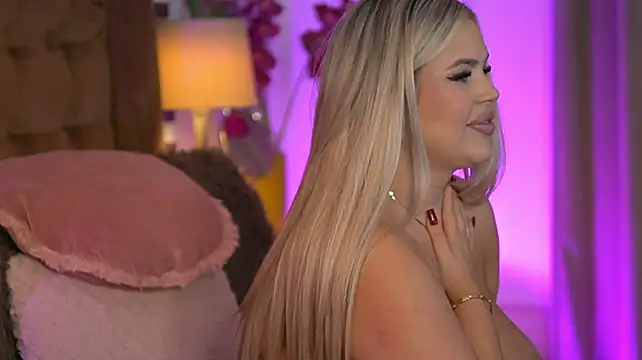 SophieBoobsX - make me wet