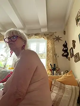 HotGrandma70 - 🍒Brüste 1 Minute zeigen