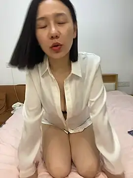 Susu2008 - 裸体站阳台直播10分钟