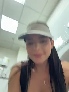 ArieliciousXXX - PLAY PUSSY CLOSE UP😈 IN PUBLIC