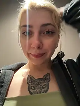 Sunny___Bunny - Lick finger in mans restroom