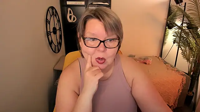 Shannonshine - Hot topless show (1 minute)