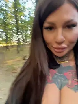 Krysstal003 - Driver rub my pussy
